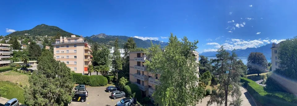APPARTAMENTO CON 1,5 LOCALI, SITUATO IN POSIZIONE IDEALE CON VISTA PANORAMICA SUL LAGO E LE MONTAGNE, A 150 M DAI QUAI DI MONTREUX
