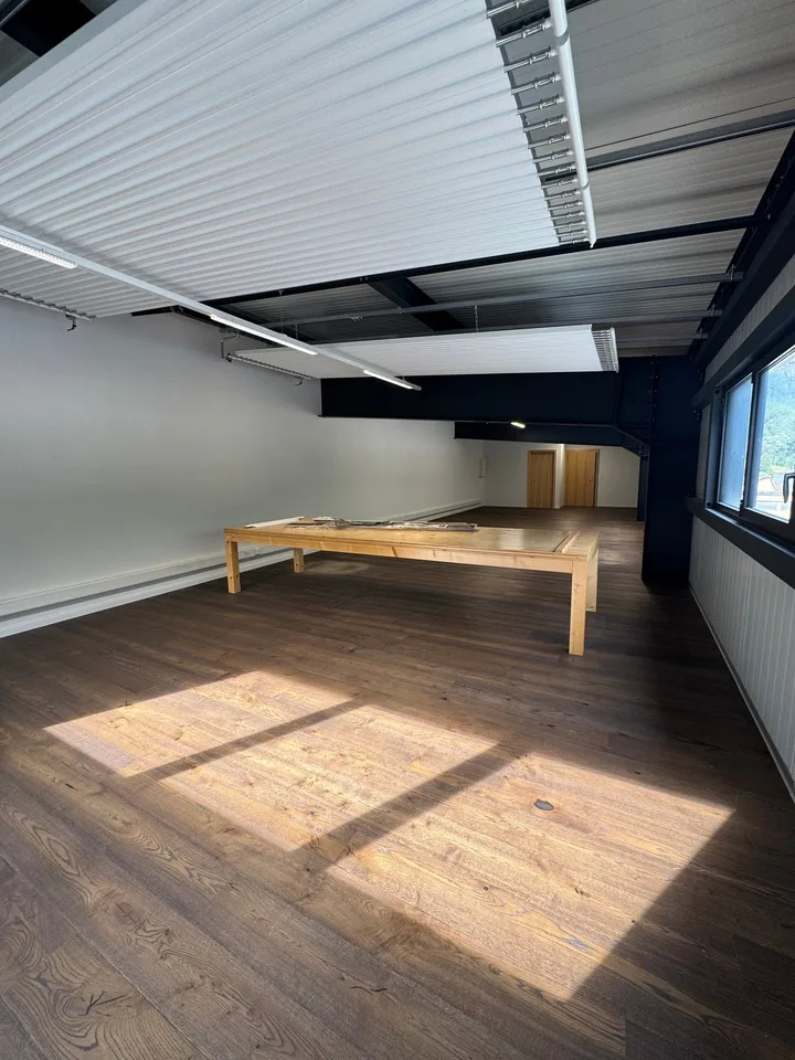 In affitto a Sembrancher - Locale industriale di 110 m²
