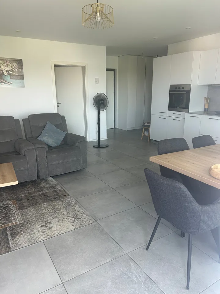 Moderne 3.5-Zimmer-Wohnung mit Balkon in Courgenay