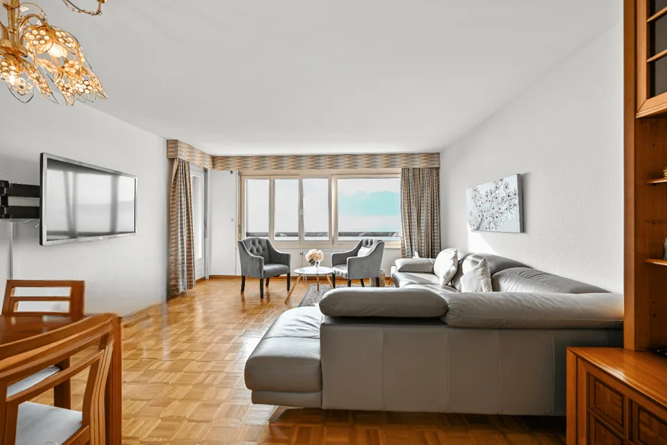 MONTREUX - SPAZIOSO APPARTAMENTO 4.5 CON VISTA IMPRENDIBILE