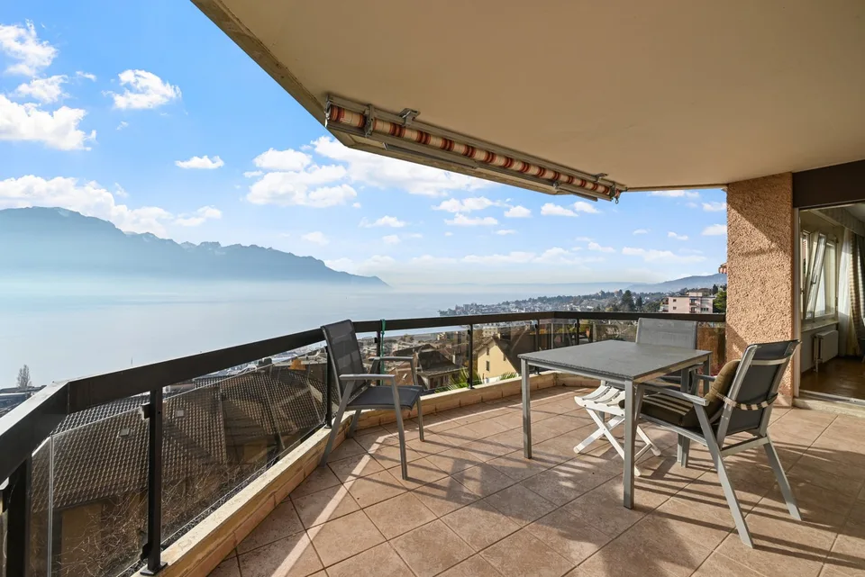 MONTREUX - SPAZIOSO APPARTAMENTO 4.5 CON VISTA IMPRENDIBILE