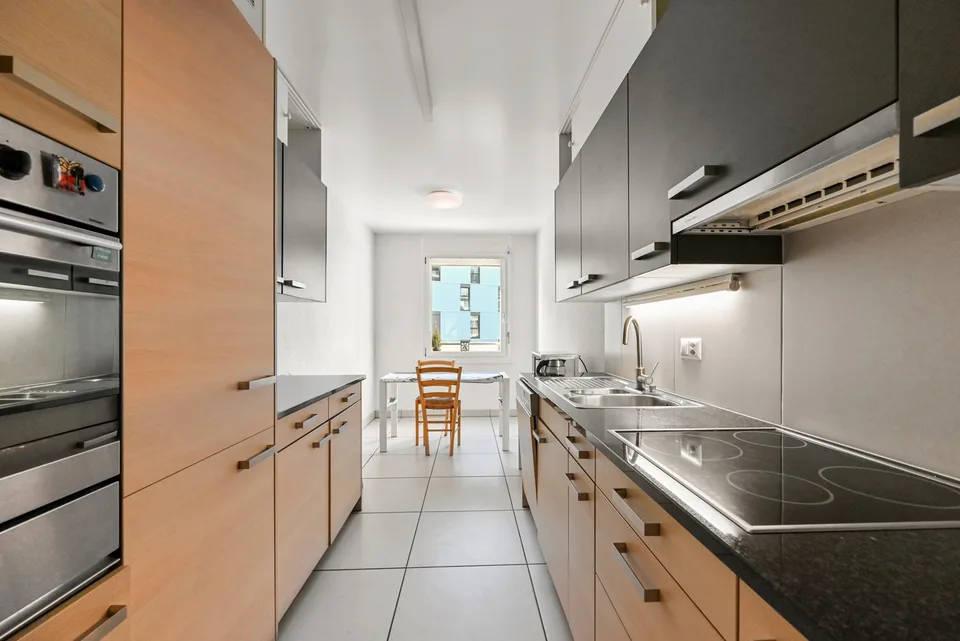 VEVEY - SPACIEUX 4.5 PIECES AVEC GRAND BALCON