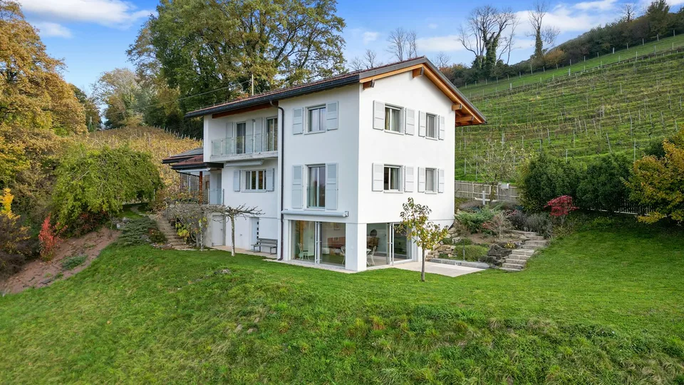 LUTRY - UNIQUE ! SOMPTUEUSE VILLA  AU COEUR DES VIGNES
