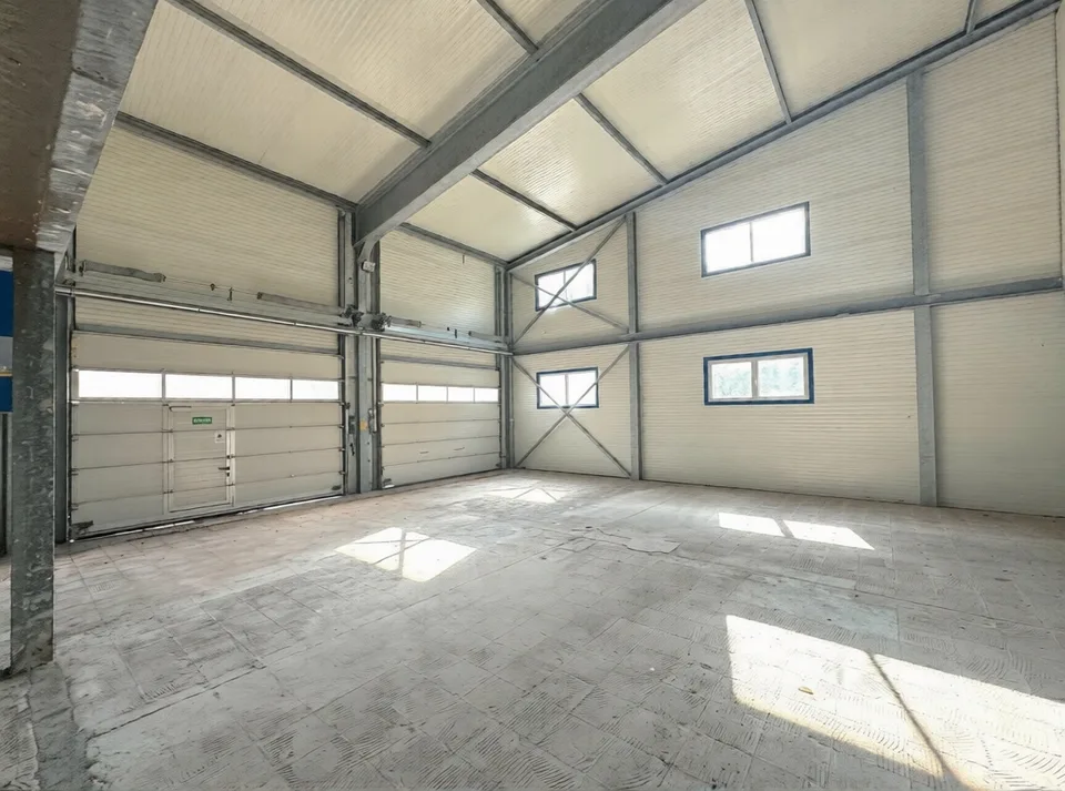SIERRE - HALLE INDUSTRIELLE DE 2'200 M2 AVEC PROJET DE TRANSFORMATION