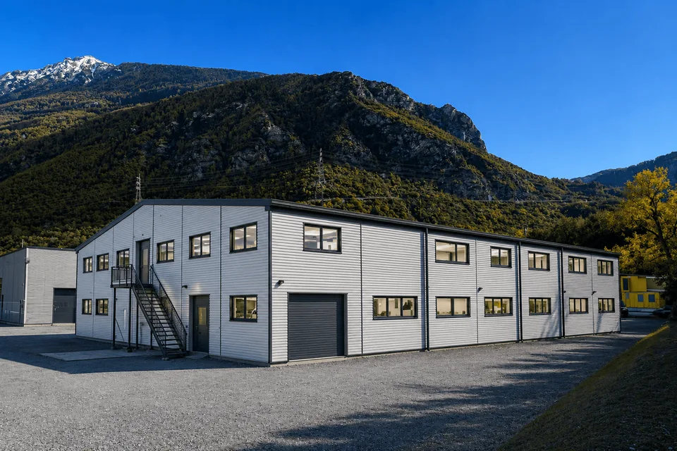 SIERRE - HALLE INDUSTRIELLE DE 2'200 M2 AVEC PROJET DE TRANSFORMATION