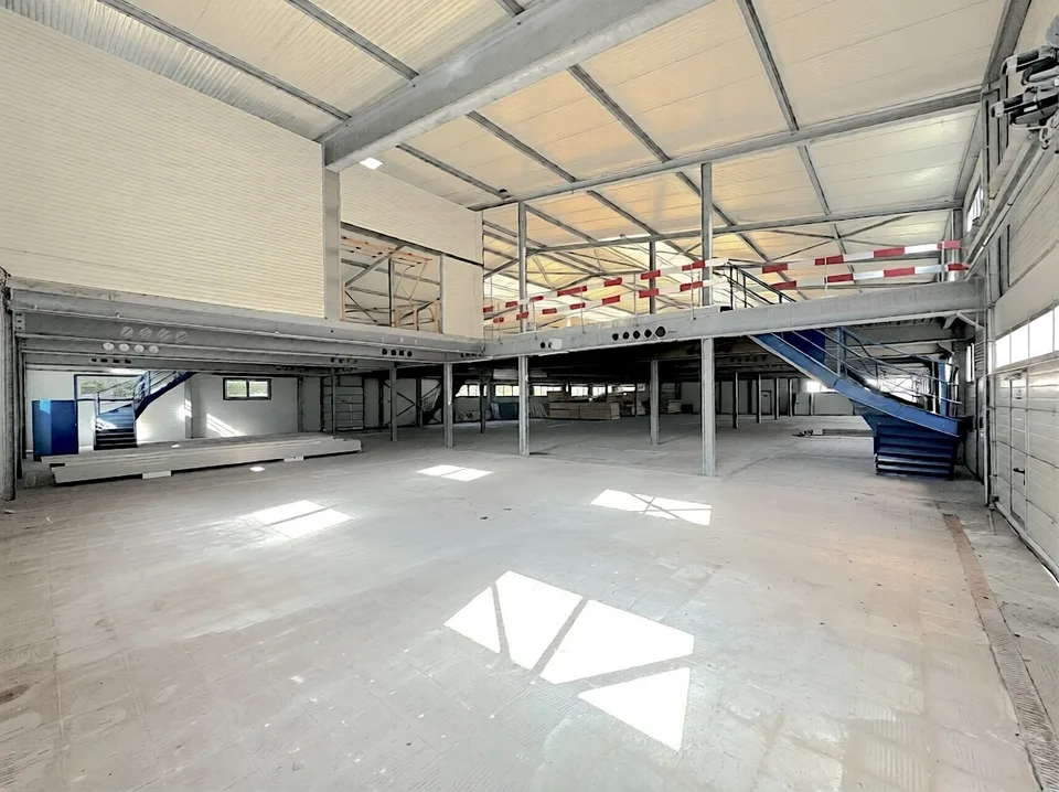 SIERRE - HALLE INDUSTRIELLE DE 2'200 M2 AVEC PROJET DE TRANSFORMATION