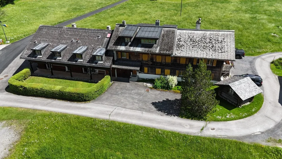 LES DIABLERETS - COQUET APPARTEMENT DE 2,5 PIECES AUX COMBLES