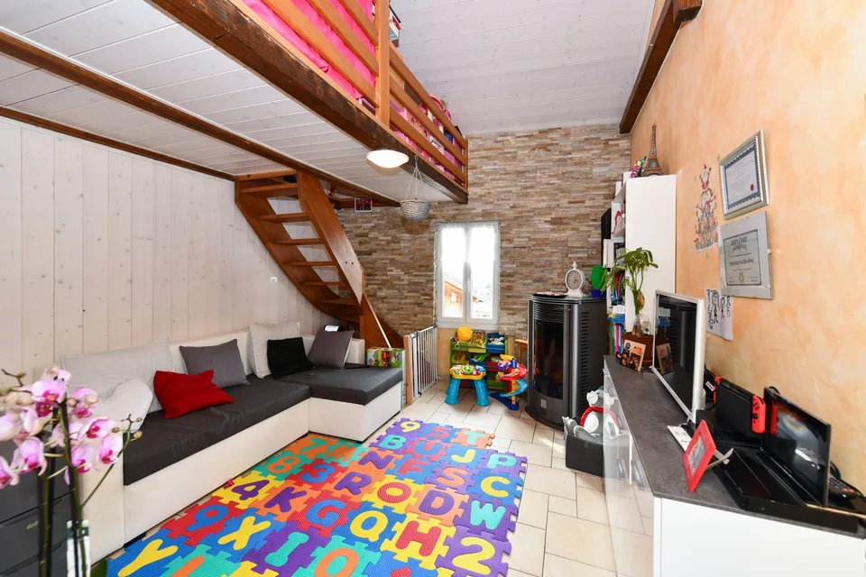 COMPLETAMENTE - RIDUZIONE DEL PREZZO - DELIZIOSA CASA DI PAESE 3.5 LOCALI