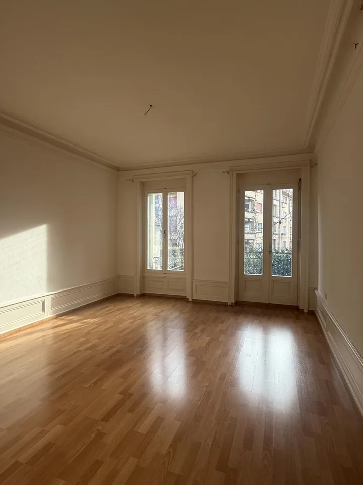 Wohnung mit 5.5 Zimmern im 1. Stock in Lausanne - befristet