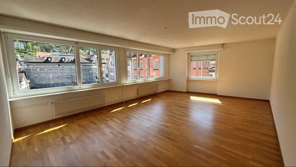 Delizioso appartamento 3 locali con balcone nel cuore di Chur