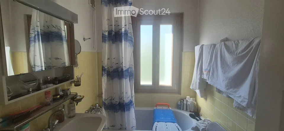 In affitto a Sierre, appartamento di 3 locali, balcone, vista libera