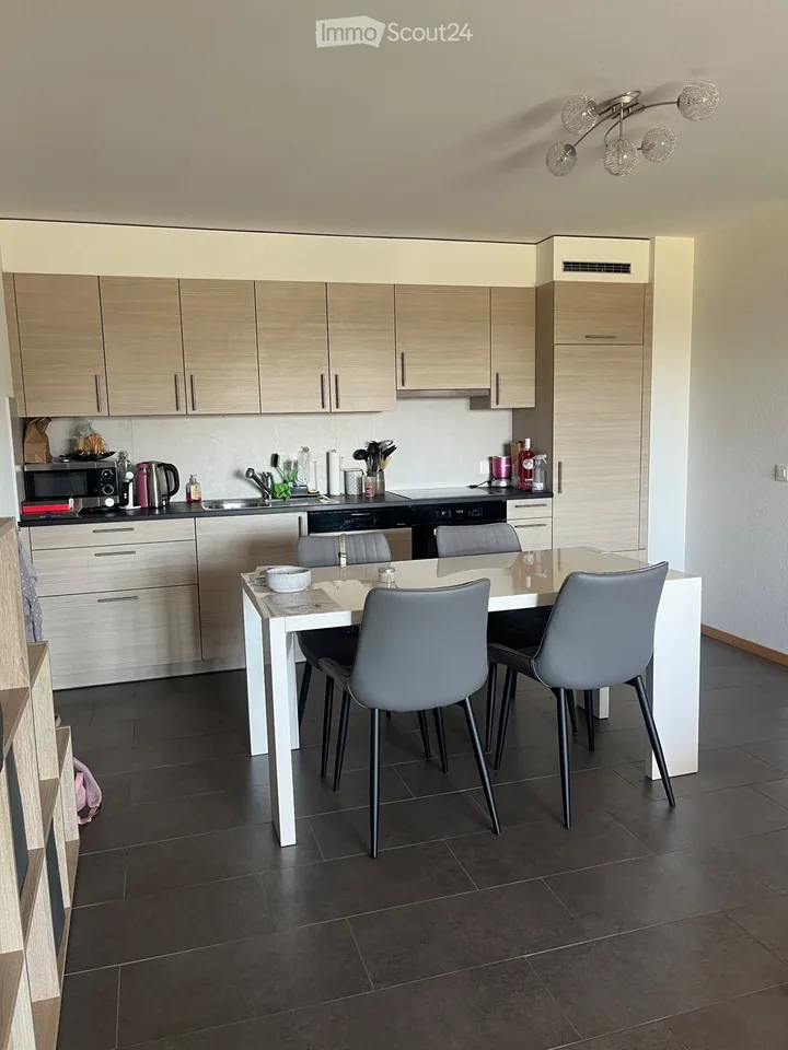 Schönes 2,5-Zimmer-Wohnung in Vuarrens mit großem Balkon