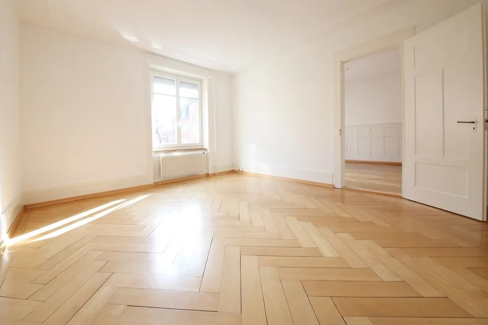 Appartamento 3.5 locali / edificio storico con 2 balconi, zona tranquilla, Wiedikon