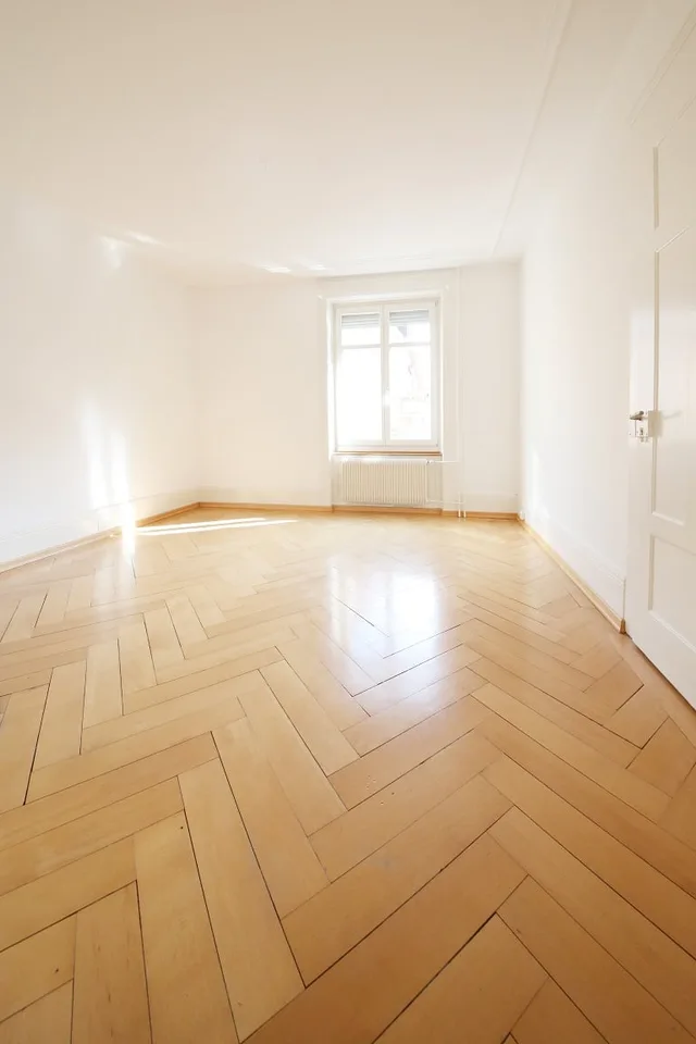 Appartamento 3.5 locali / edificio storico con 2 balconi, zona tranquilla, Wiedikon
