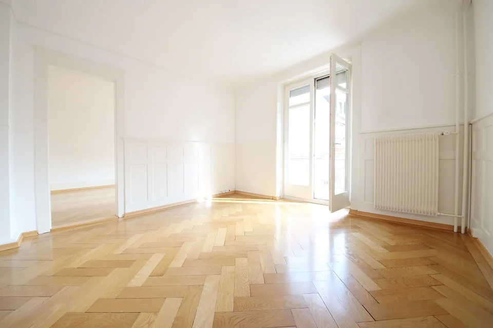Charmante 3.5-Zimmer / Altbauwohnung mit 2 Balkonen, ruhiger Lage, Wiedikon