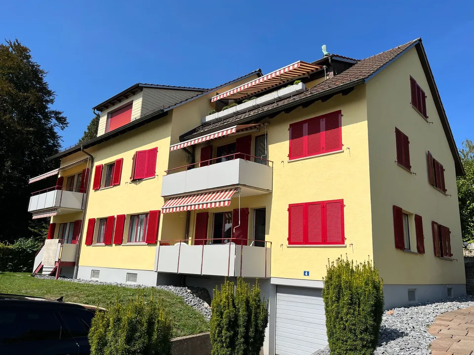 grosszügige 3.0-Zimmer-Wohnung an ruhiger Lage mit sonnigem Balkon