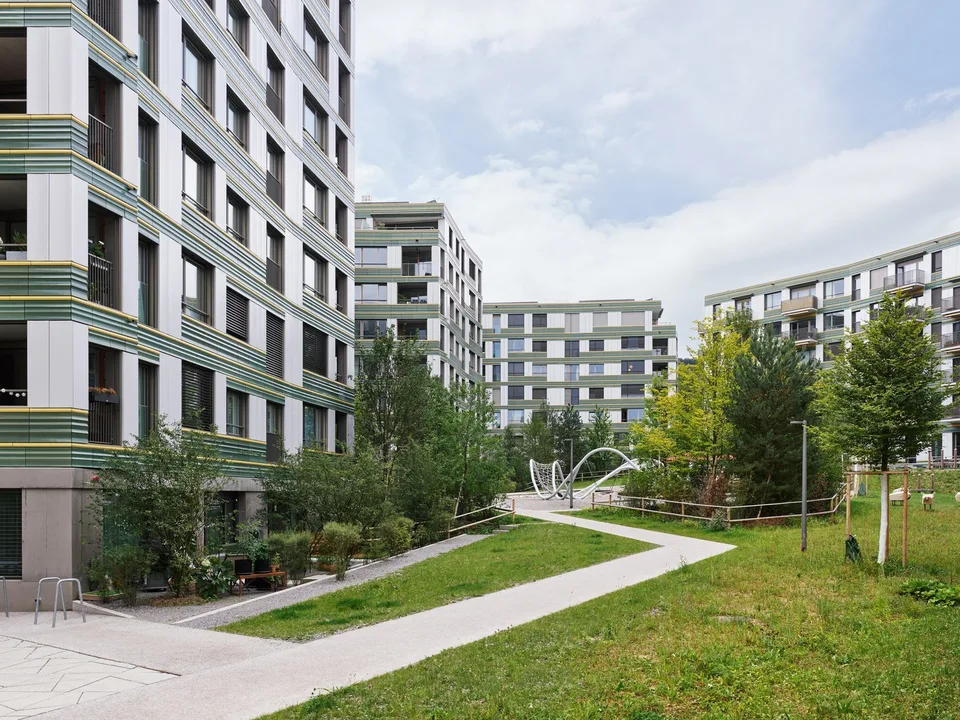 Moderne 3.5-Zimmer-Wohnung mit Balkon  Wydäcker, Zürich (am Uetliberg / Triemli)