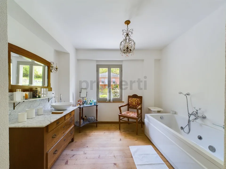 Pittoresca casa plurifamiliare con terreno nel cuore della Val di Blenio / Malvenfarbiges Mehrfamilienhaus mit Grundstück im Herzen des Bleniotals – Foto 4 von 27