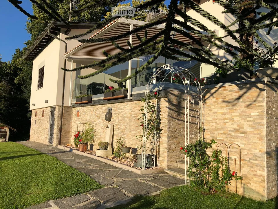 Villa in Luganese mit Panoramablick, Pool und Aufzug