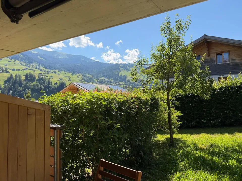 Lichtdurchflutete 3½ Zimmer Ferienwohnung mitten im schönen Ferienort Lenk! – Foto 8 von 17
