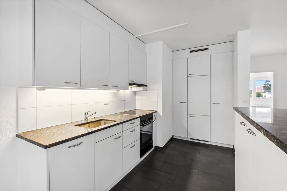 Moderne Wohnung mit sonnigem Balkon