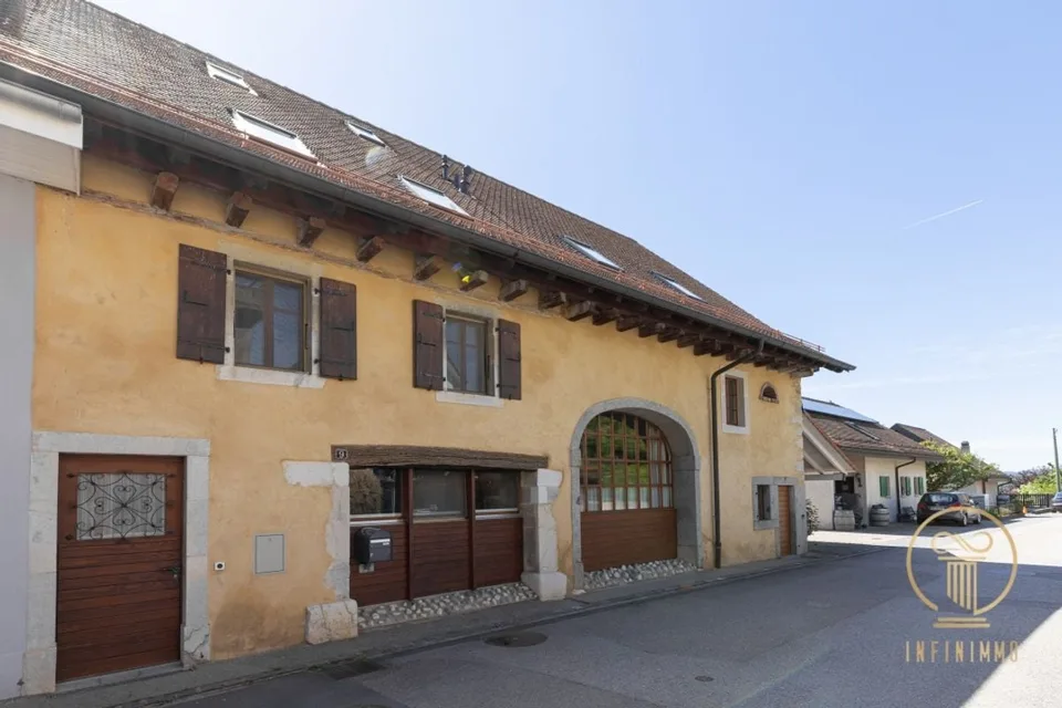 RANCES - schönes, vollständig renoviertes Bauernhaus mit 10 Zimmern und Gartengrundstück
