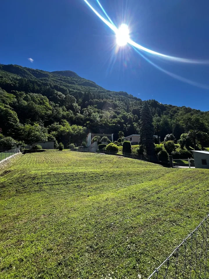 Terreno edificabile R2 situato in una posizione privilegiata a Osogna