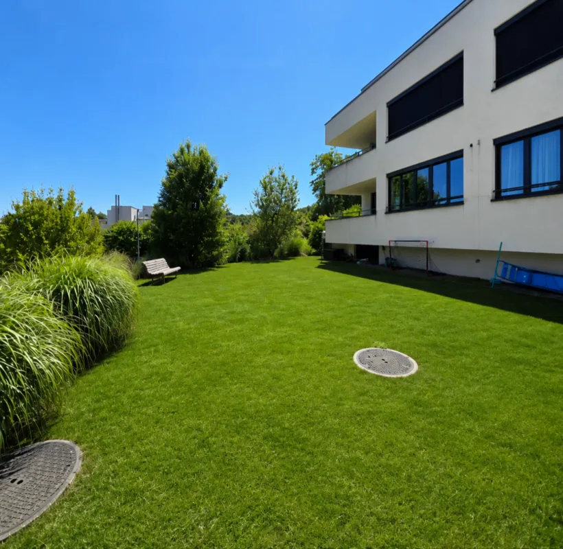 Appartamento unico con giardino in una posizione ricercata e elevata