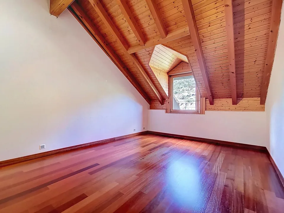Attique de 4.5 pièces avec mezzanine