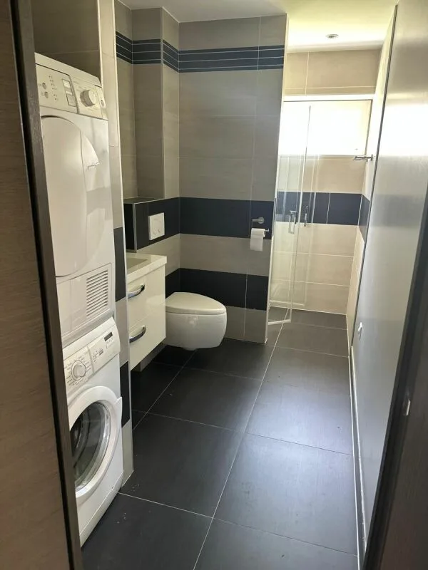 Appartement en rez de 5.5 pces à louer