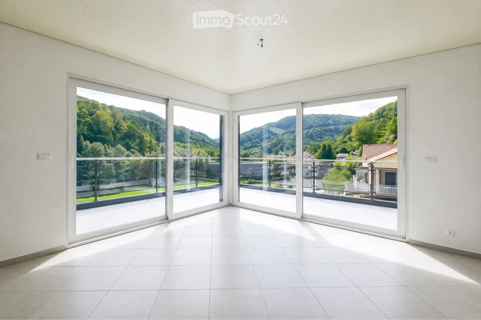 Letztes Stockwerk mit Terrasse und Blick auf die Natur