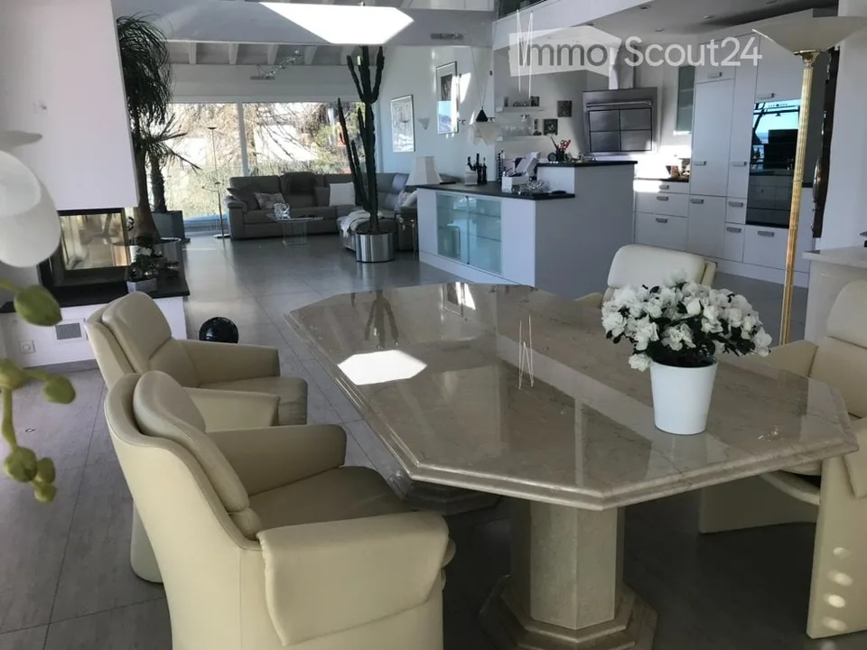 5 1/2 Duplex Attika mit 6 Garagenplätzen 265 m2