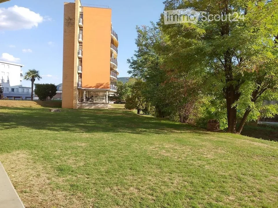 vendo 3.5 locali con giardino condominiale, di reddito