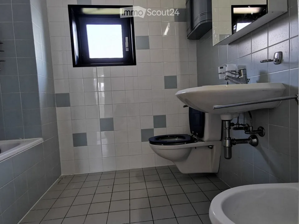 vendo 3.5 locali con giardino condominiale, di reddito
