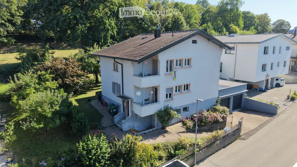 Bordée par le  Guintzet maison comprenant deux appartements