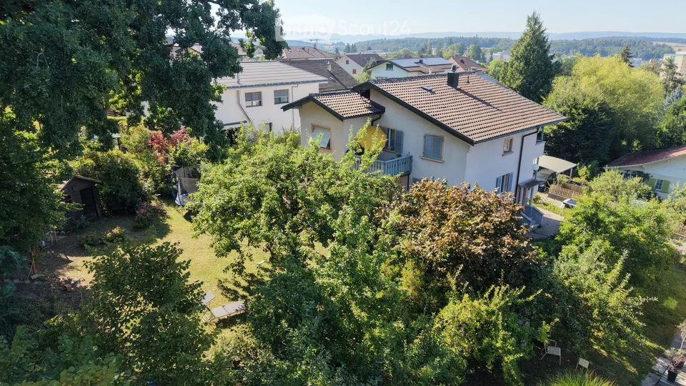 Parklage am Guintzet  Haus mit zwei vollwertigen Wohnungen