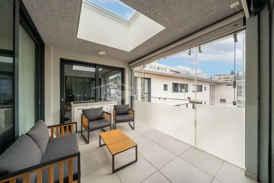 ELEGANTES PENTHOUSE NUR EIN PAAR SCHRITTE VOM ZENTRUM VON LUGANO ENTFERNT – Foto 11 von 13