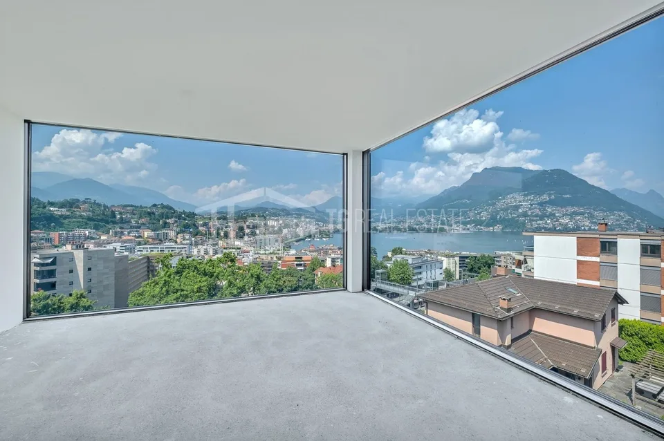 Penthouse mit atemberaubendem Panoramablick und Seeblick