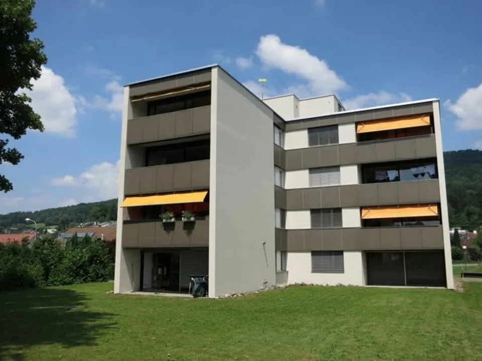 Helle, geräumige 1.0-Zimmer-Gartenwohnung an ruhiger Wohnlage