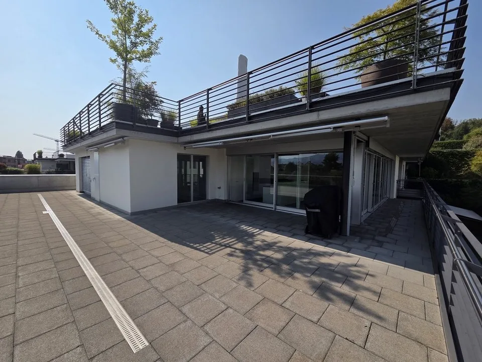 Wohntraum mit 137 m2 Terrasse. 5.5-Zimmer-Attikawohnung in Uerikon