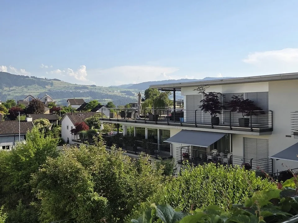 Wohntraum mit 137 m2 Terrasse. 5.5-Zimmer-Attikawohnung in Uerikon