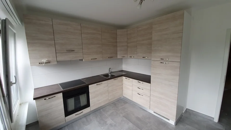Palazzina residenziale-commerciale a reddito