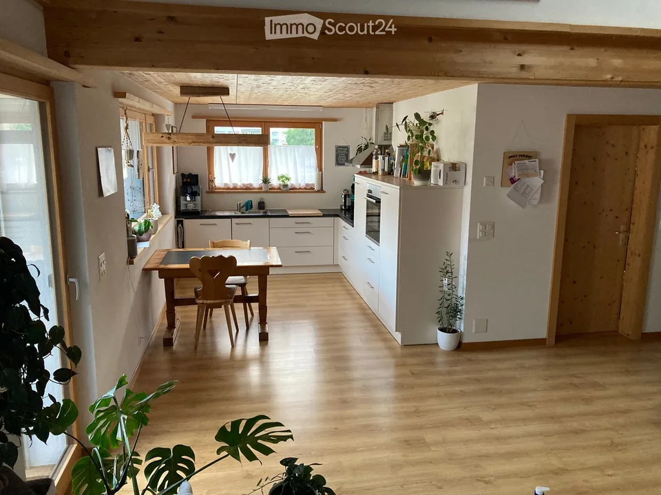 Geräumige 4.5-Zimmer-Maisonettewohnung an zentraler Lage in Schiers / GR