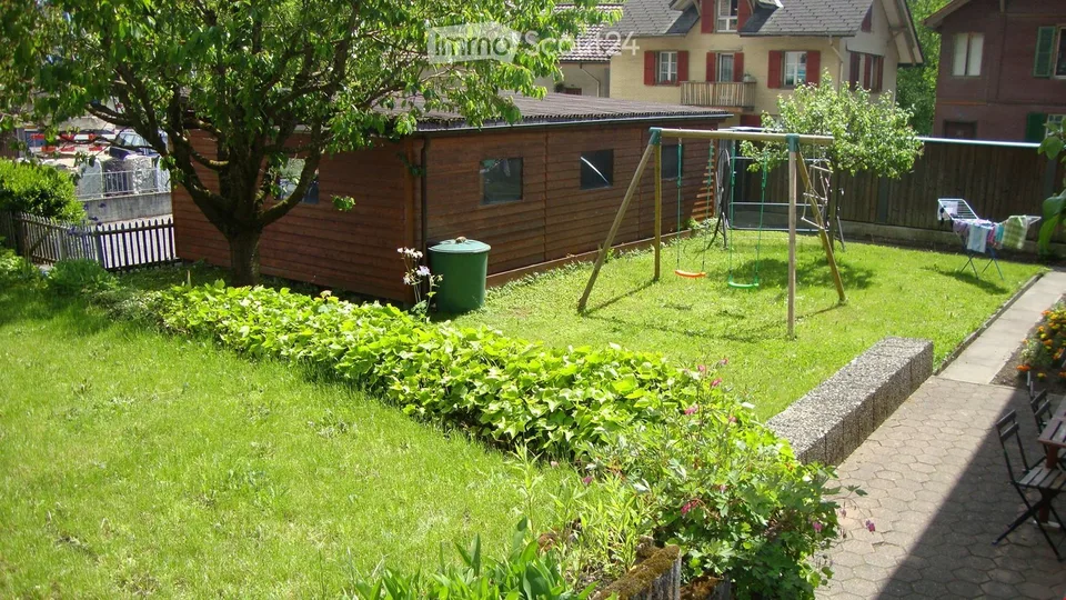 helle 4 1/2 Zimmer Wohnung, eigene grosse Terrasse, Autounterstand