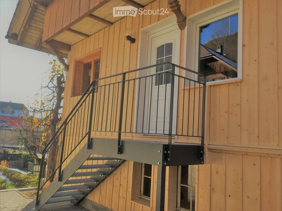 helle 4 1/2 Zimmer Wohnung, eigene grosse Terrasse, Autounterstand