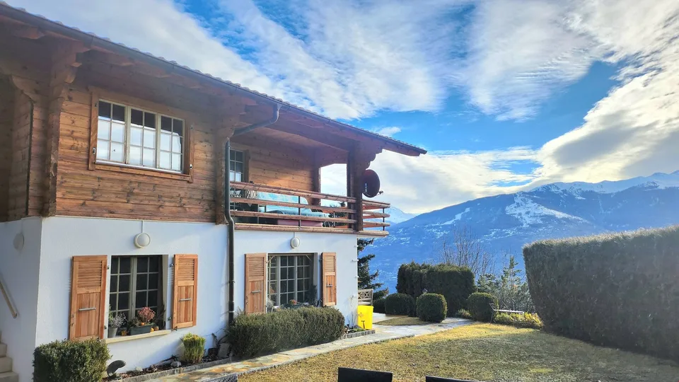 Zentralschweiz, wunderschönes Chalet mit paradiesischem Blick, erstklassige Lage, Ruhe