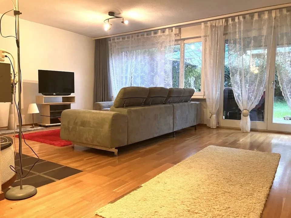 Appartamento in giardino di 80 m² con camino - a pochi passi dalla stazione