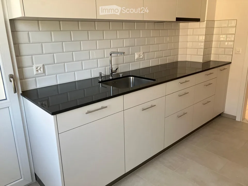 Frisch renovierte 3.5-Zimmer-Wohnung mit Balkon an der Landoltstrasse, Bern