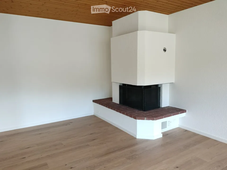 Appartement lumineux 4.5 pièces avec cheminée à Saland – disponible immédiatement !