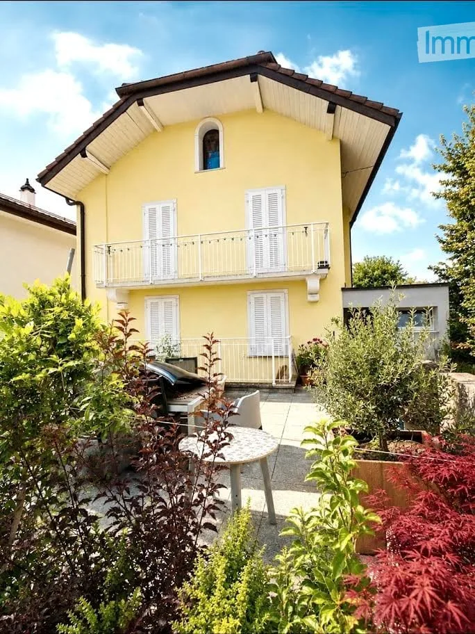 Maison de deux appartements à vendre à Crissier